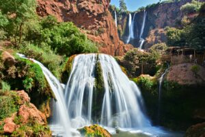 Visite Cascades Ouzoud depuis Marrakech – Cascades, Singes & Barque Excursion Ouzoud